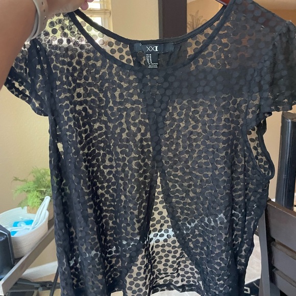 ⚡️ Forever 21 Black Polka Dot Sheer Top Blouse ~ Size  M ⚡️ - Picture 4 of 5